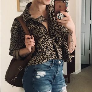 *5 for $20 AE cropped woven cheetah print button down
